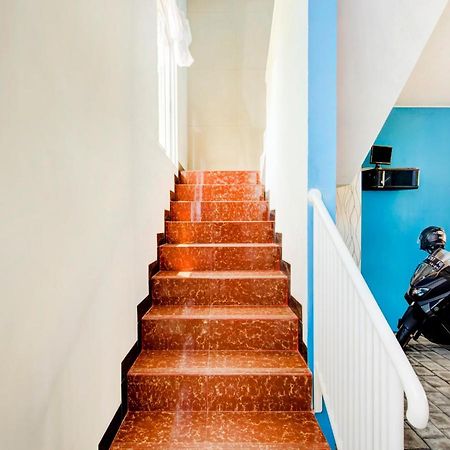 Oyo Life 3987 Kost Aditya Surabaya Exterior photo